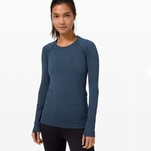 Lululemon Swiftly Tech Long Sleeve in Heathered True Navy  size 8